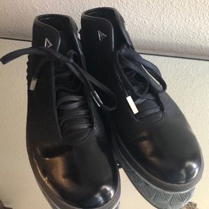 Jordan’s Instigator 10.5 men like new